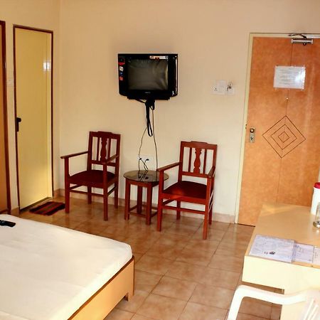 Amigo Plaza Hotel Kolva Kültér fotó