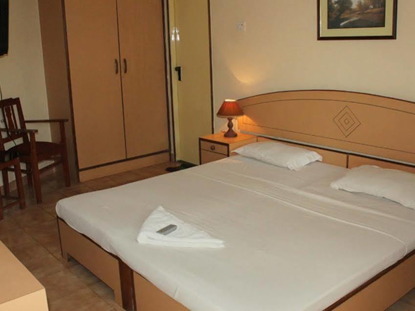 Amigo Plaza Hotel Kolva Kültér fotó