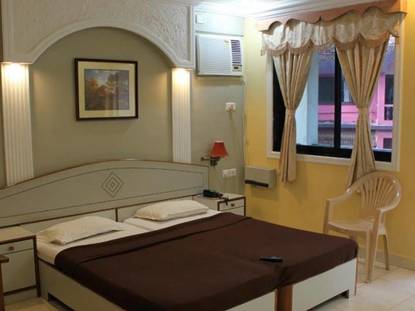 Amigo Plaza Hotel Kolva Kültér fotó