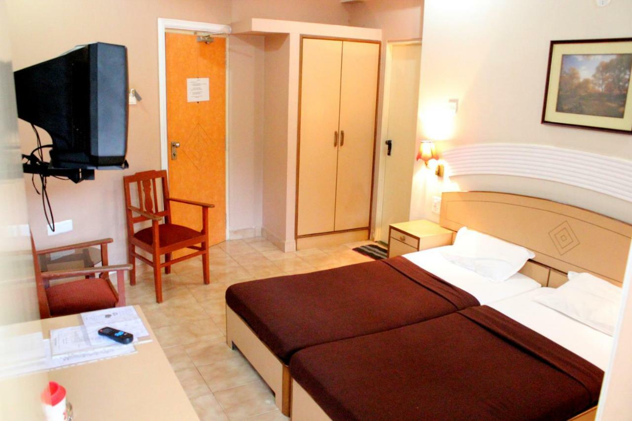 Amigo Plaza Hotel Kolva Kültér fotó