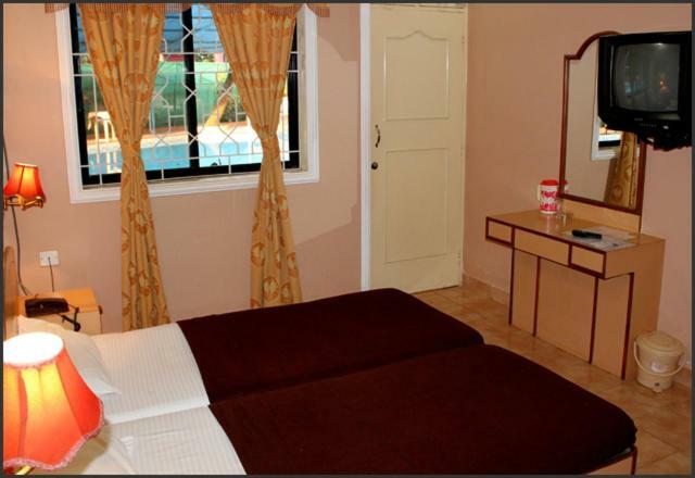Amigo Plaza Hotel Kolva Kültér fotó