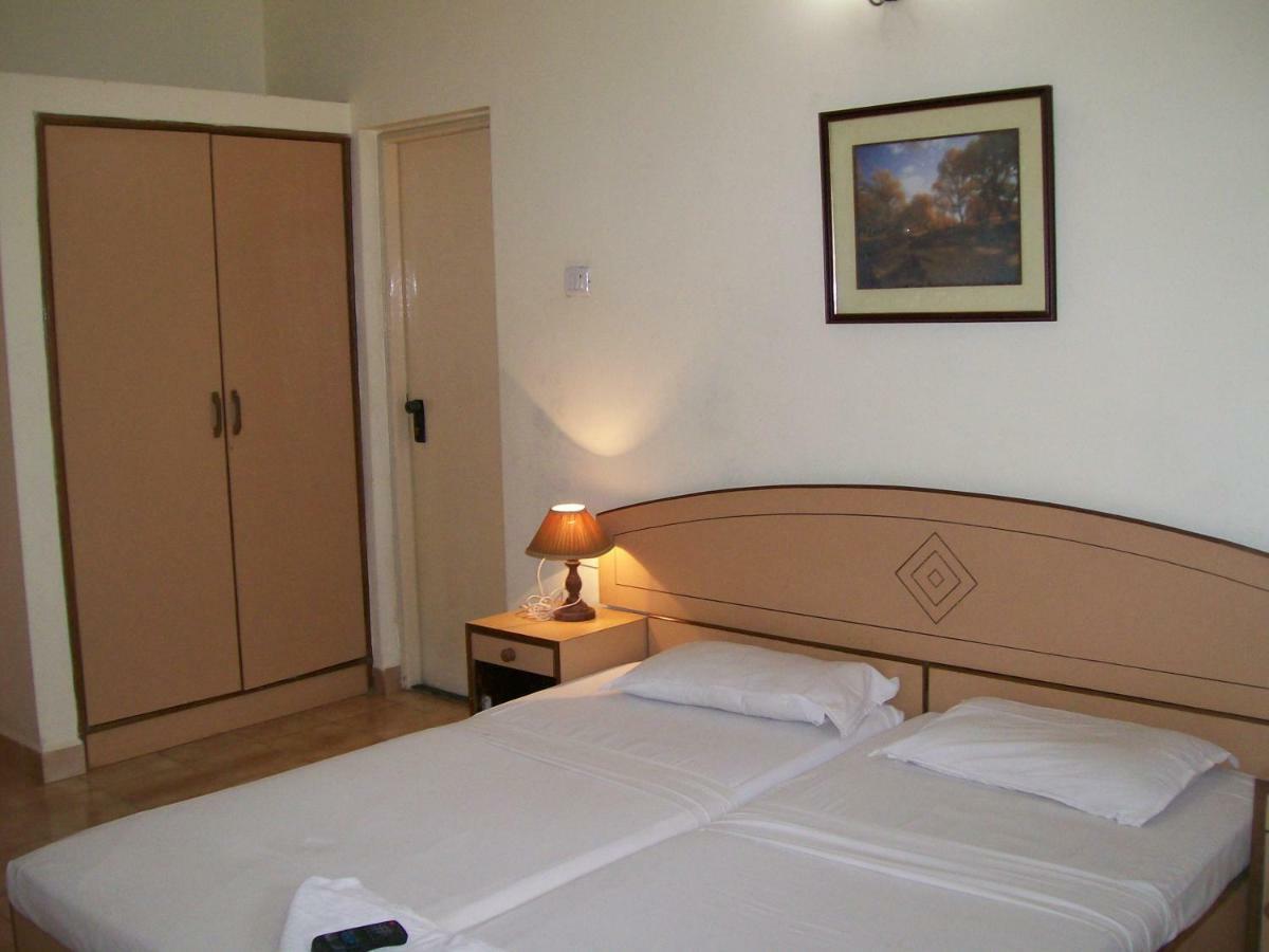 Amigo Plaza Hotel Kolva Kültér fotó